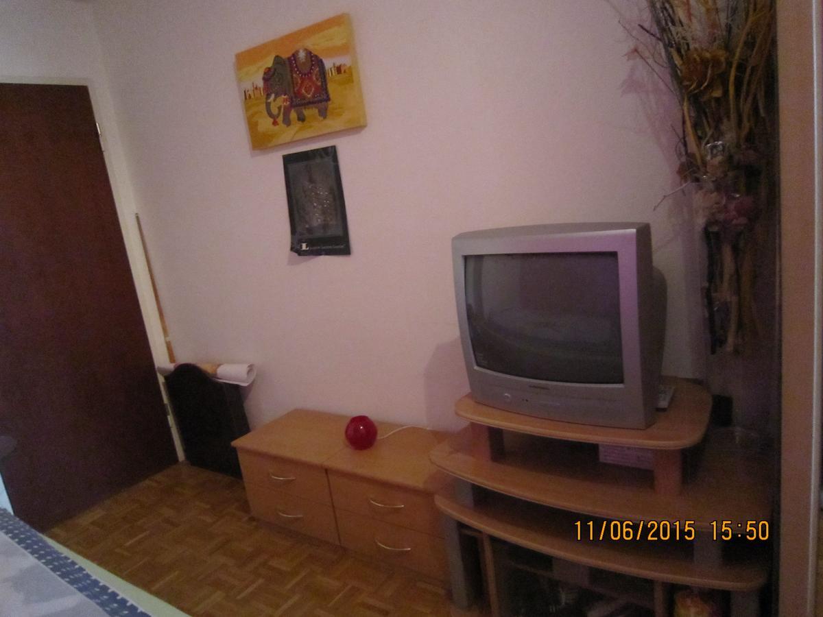 Schoenes Zimmer In Der City バーゼル エクステリア 写真